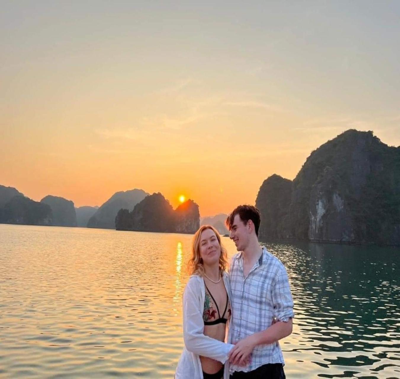 Tung Quang Hotel Dong Khe Sau 外观 照片