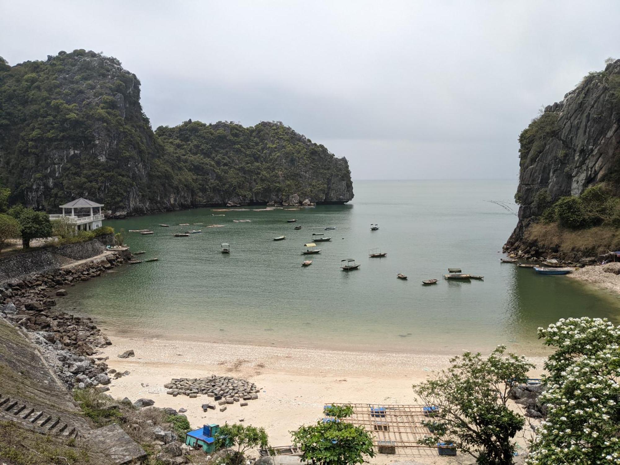 Tung Quang Hotel Dong Khe Sau 外观 照片
