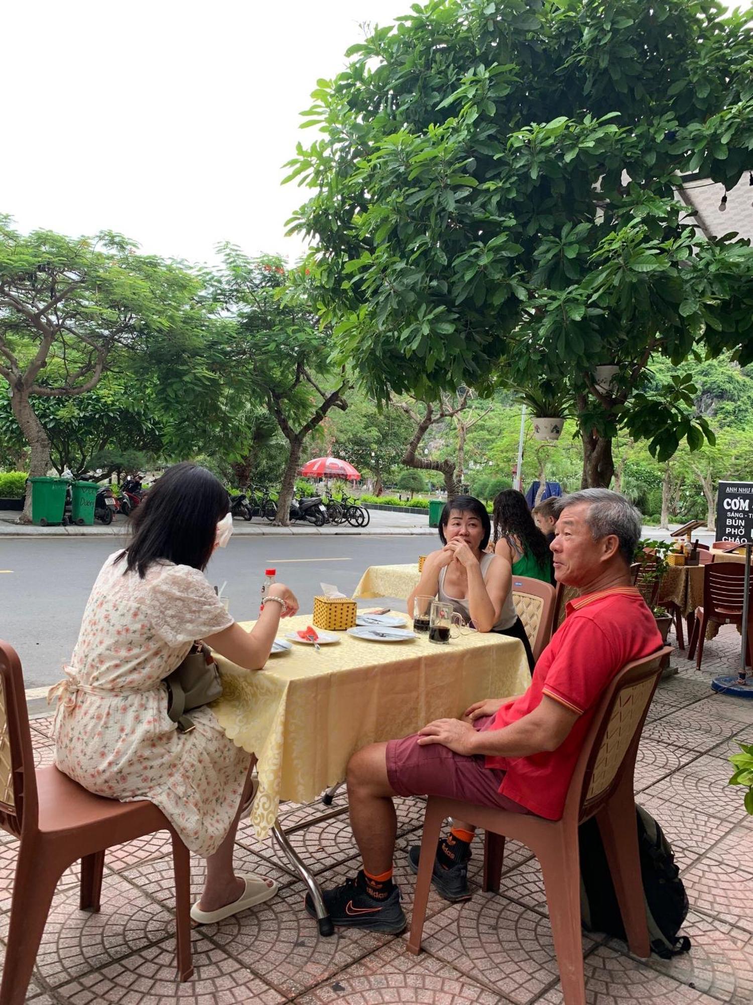 Tung Quang Hotel Dong Khe Sau 外观 照片