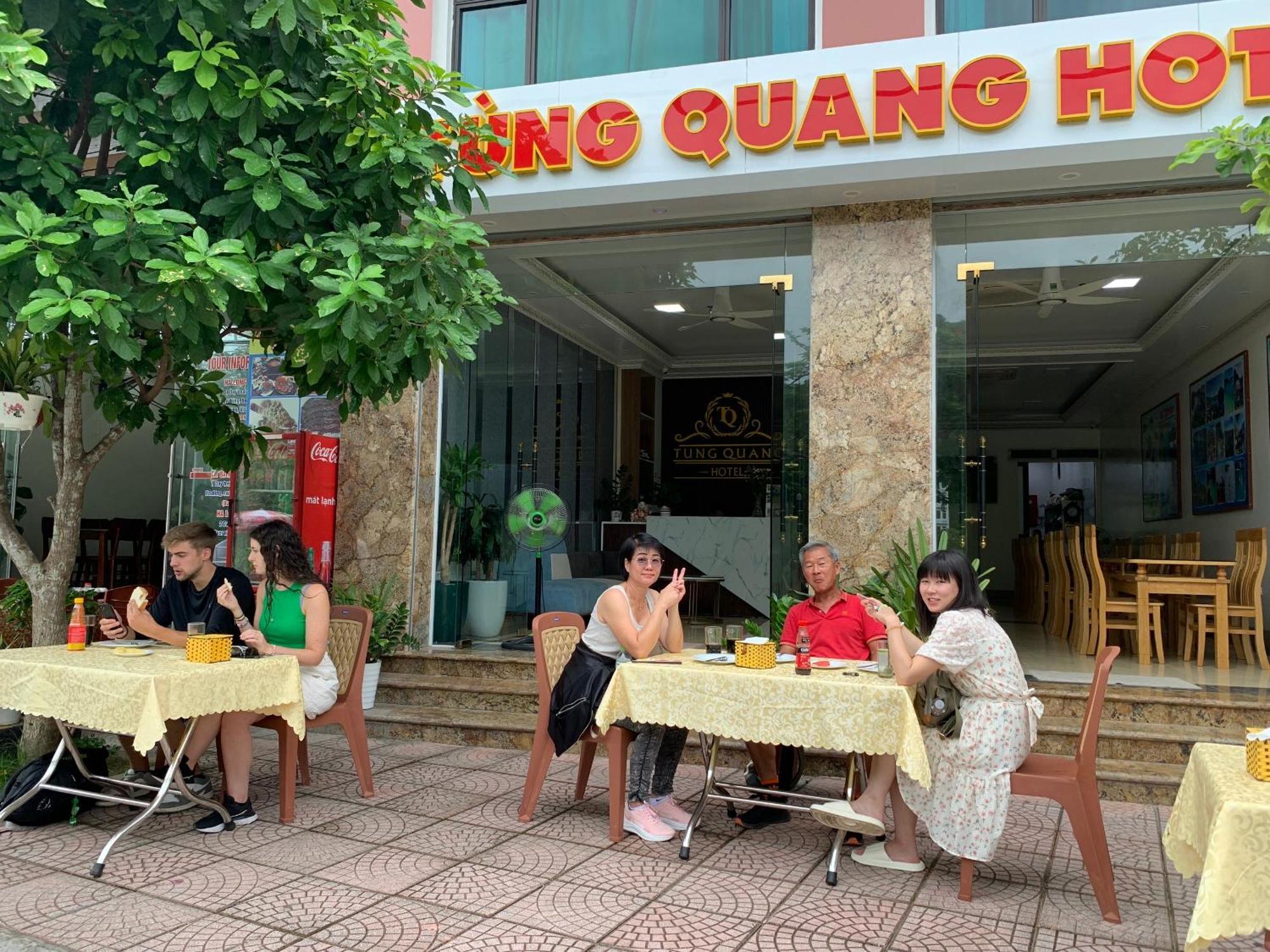 Tung Quang Hotel Dong Khe Sau 外观 照片