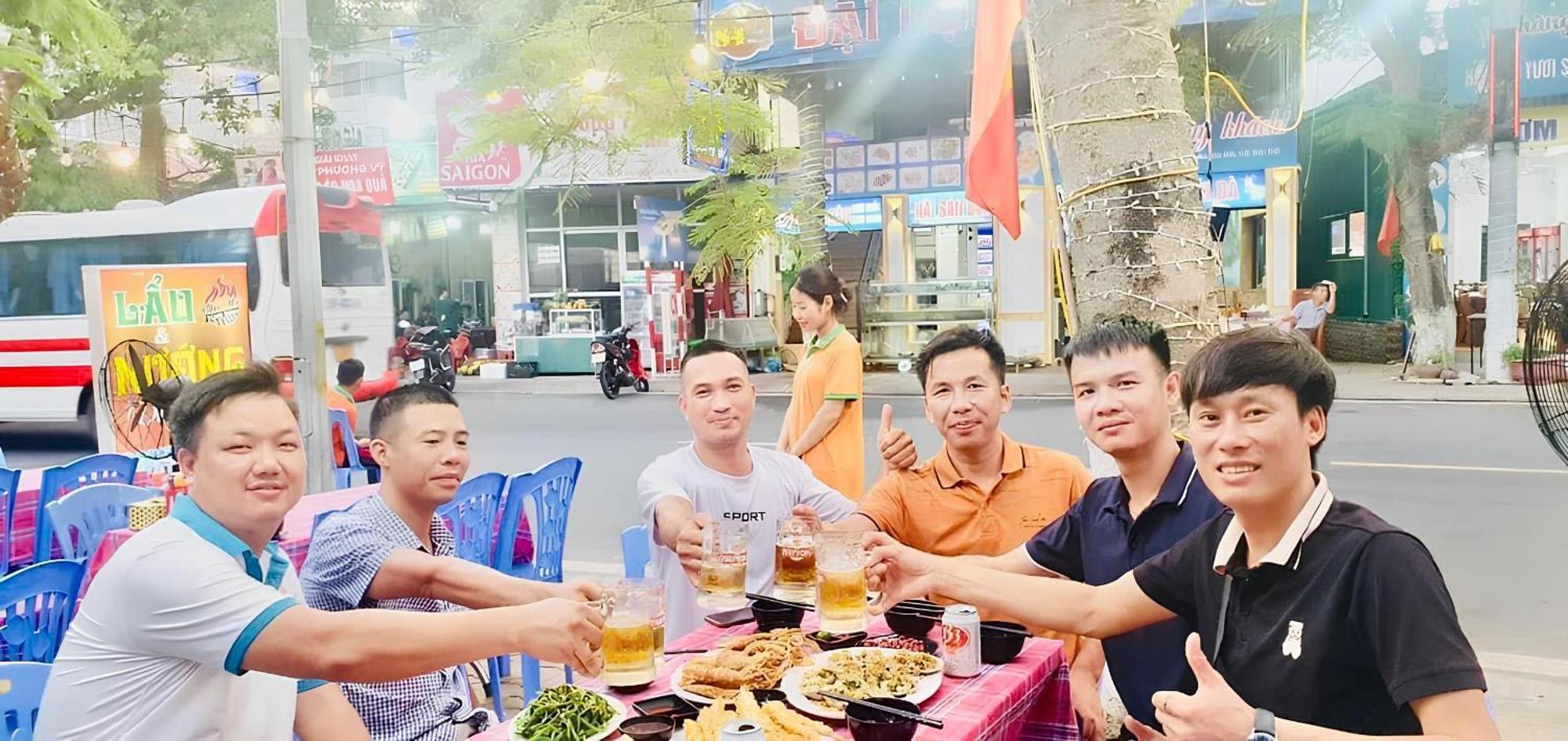 Tung Quang Hotel Dong Khe Sau 外观 照片