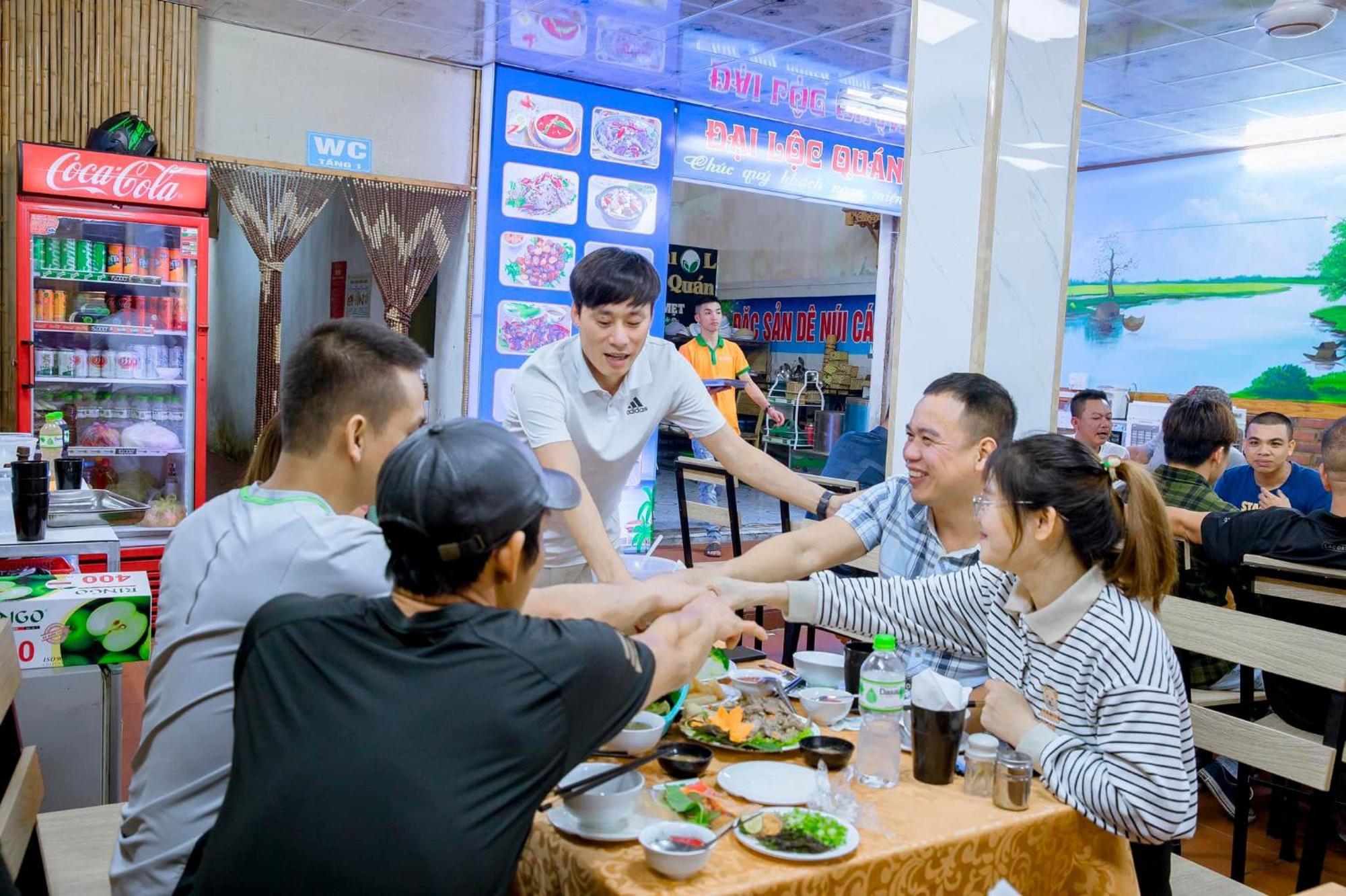 Tung Quang Hotel Dong Khe Sau 外观 照片