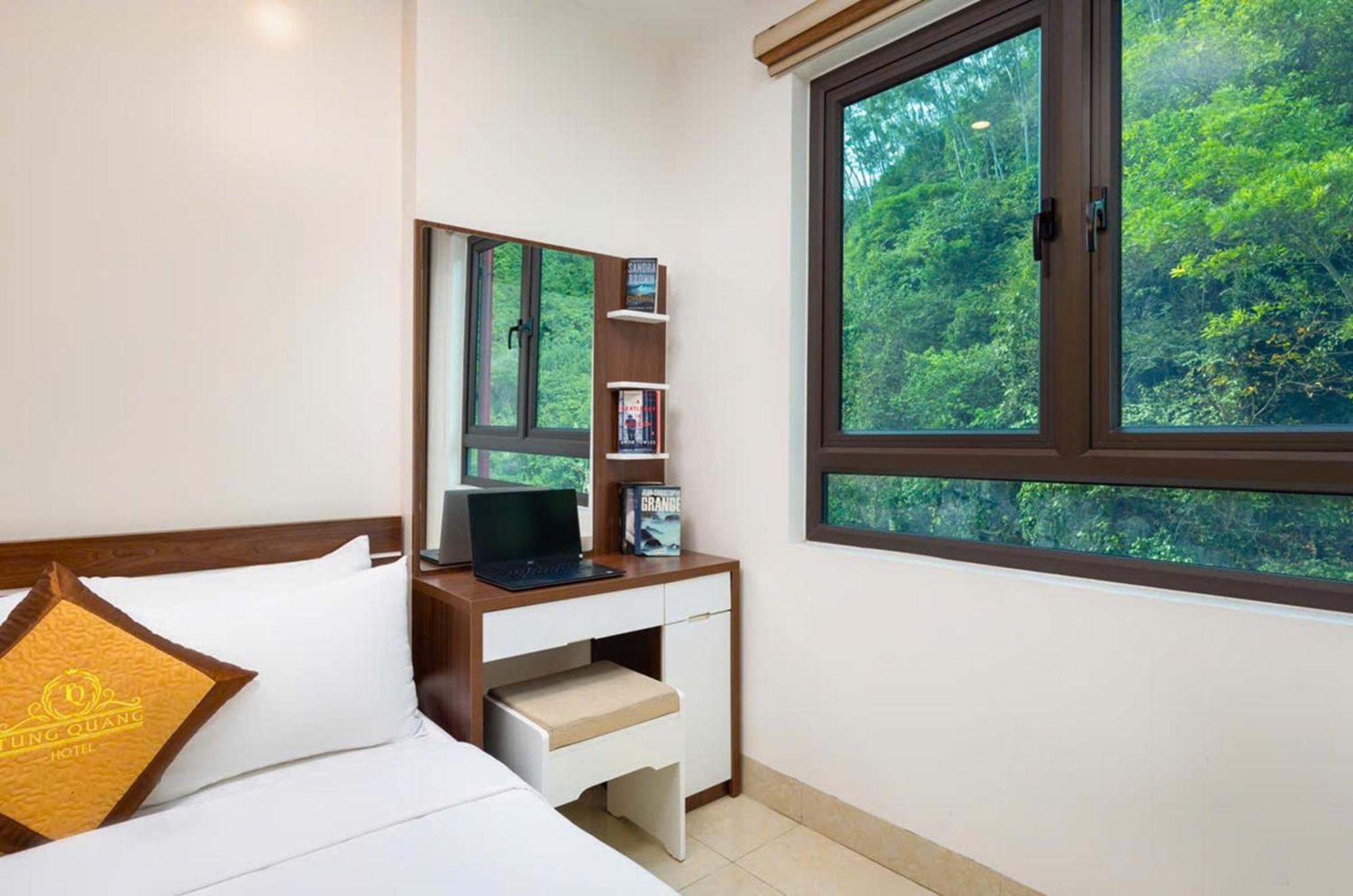 Tung Quang Hotel Dong Khe Sau 外观 照片